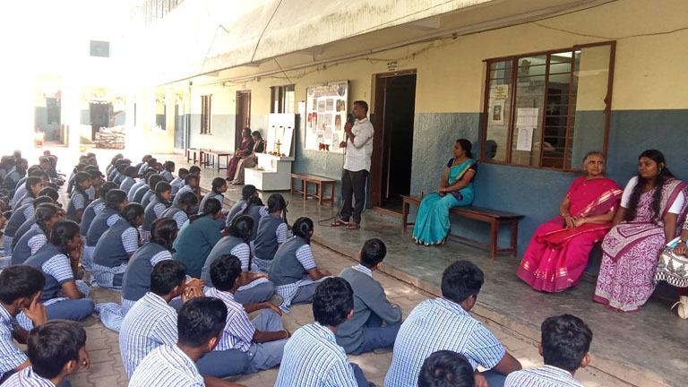 ಸ್ಲಂ ಮಕ್ಕಳಲ್ಲಿ ದೇಶಭಕ್ತಿಯ ಕಿಚ್ಚು: ರಾಷ್ಟ್ರೋತ್ಥಾನ ಪರಿಷತ್ತಿನಿಂದ 80 ಮಹಾಪುರುಷರ ಕಥಾಭಿಯಾನ