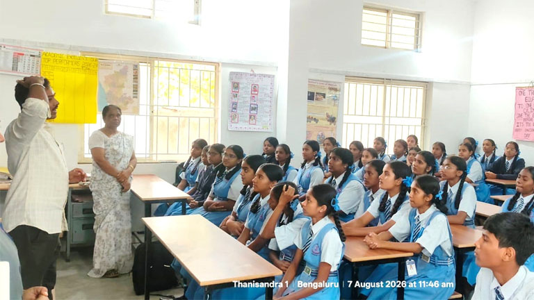 Patriotic fervor in slum children: Rashtrotthana Parishat's story campaign on 80 great personalities