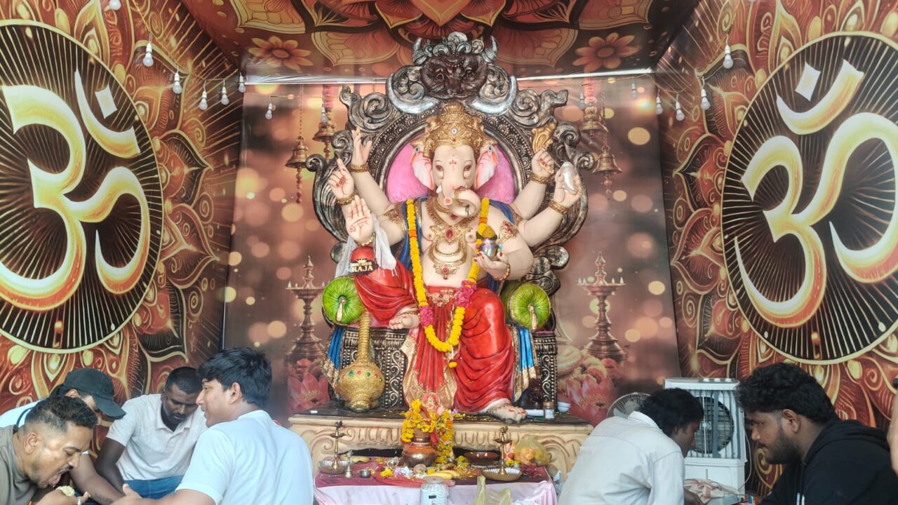 ಕಲಬುರಗಿಯಲ್ಲಿ ವಿಜೃಂಭಣೆಯ ಗಣೇಶೋತ್ಸವ: ಐ ವಾಂ ಸಾಯಿ ಕಾ ರಾಜಾ ಮಂಡಳಿಯಿಂದ ದಶಮಾನೋತ್ಸವ ಸಂಭ್ರಮ