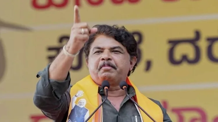 ಹಾವೇರಿಯಲ್ಲಿ ನಕಲಿ ಮತದಾನದ ಆರೋಪ: ಕಾಂಗ್ರೆಸ್ ವಿರುದ್ಧ ಬಿಜೆಪಿ ವಾಗ್ದಾಳಿ; ತನಿಖೆಗೆ ಆಗ್ರಹ